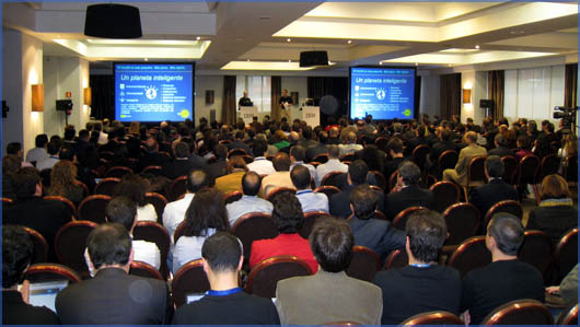 Image:Mogollón de sillas en el Lotusphere de Madrid